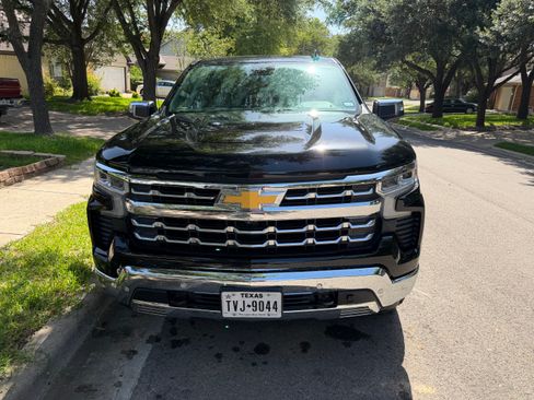 Used 2023 Chevrolet Silverado 1500 LTZ AWD/4WD image 4