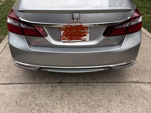 Used 2017 Honda Accord Hybrid Sedan image 5