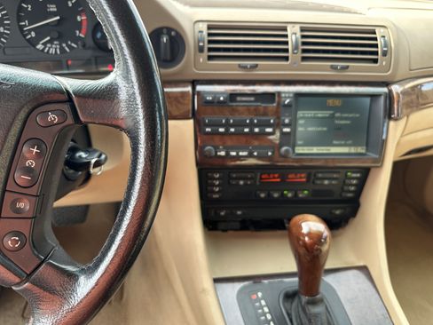 Used 2001 BMW 740iL image 11