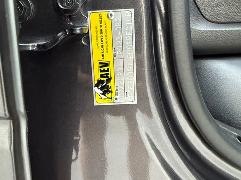 Used 2023 RAM 3500 Tradesman w/ Convenience Group image 6