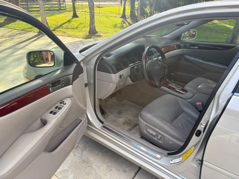 Used 2004 Lexus ES 330 image 12