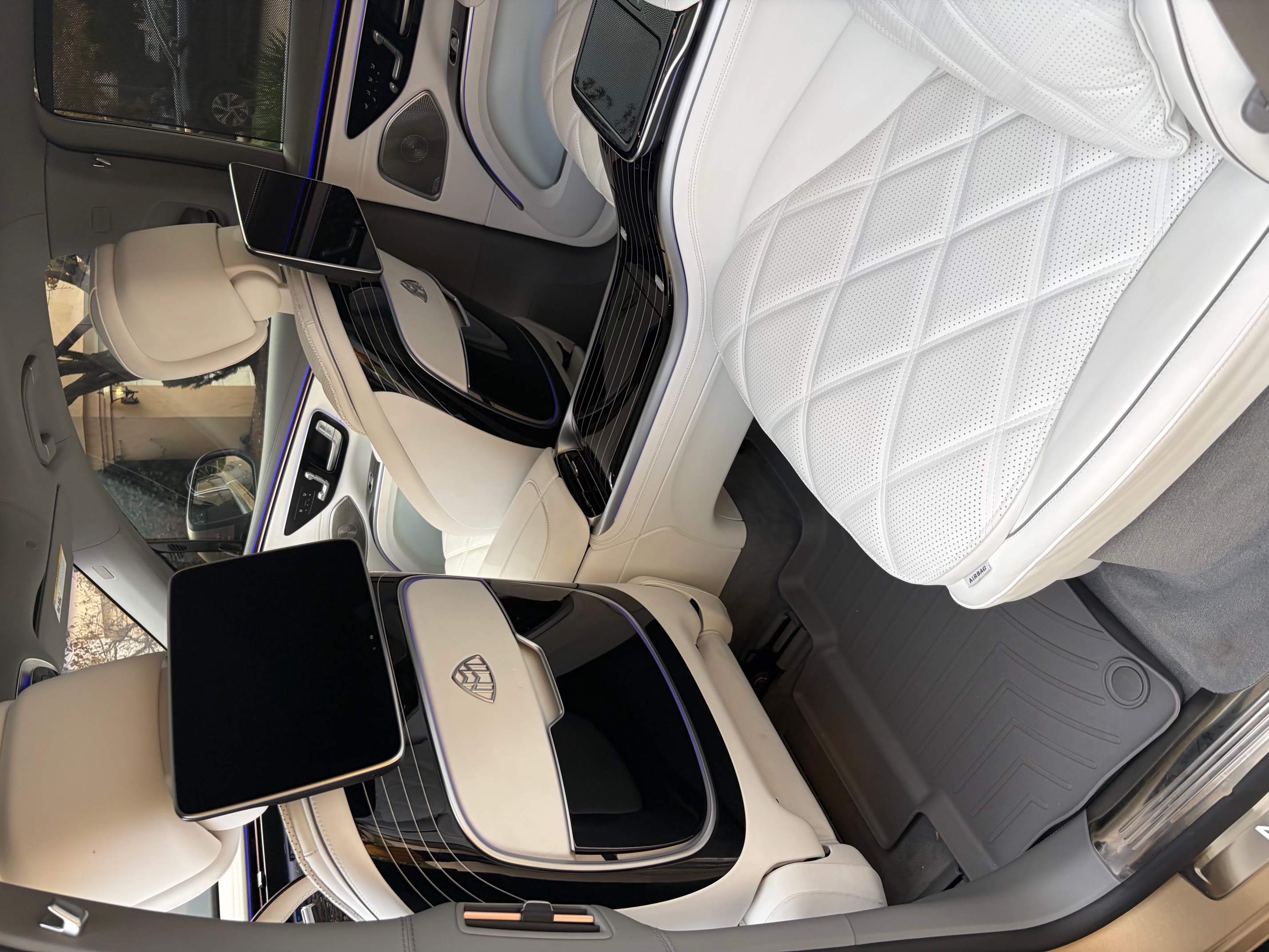 Used 2024 Mercedes-Benz Maybach EQS 680 4MATIC image 11