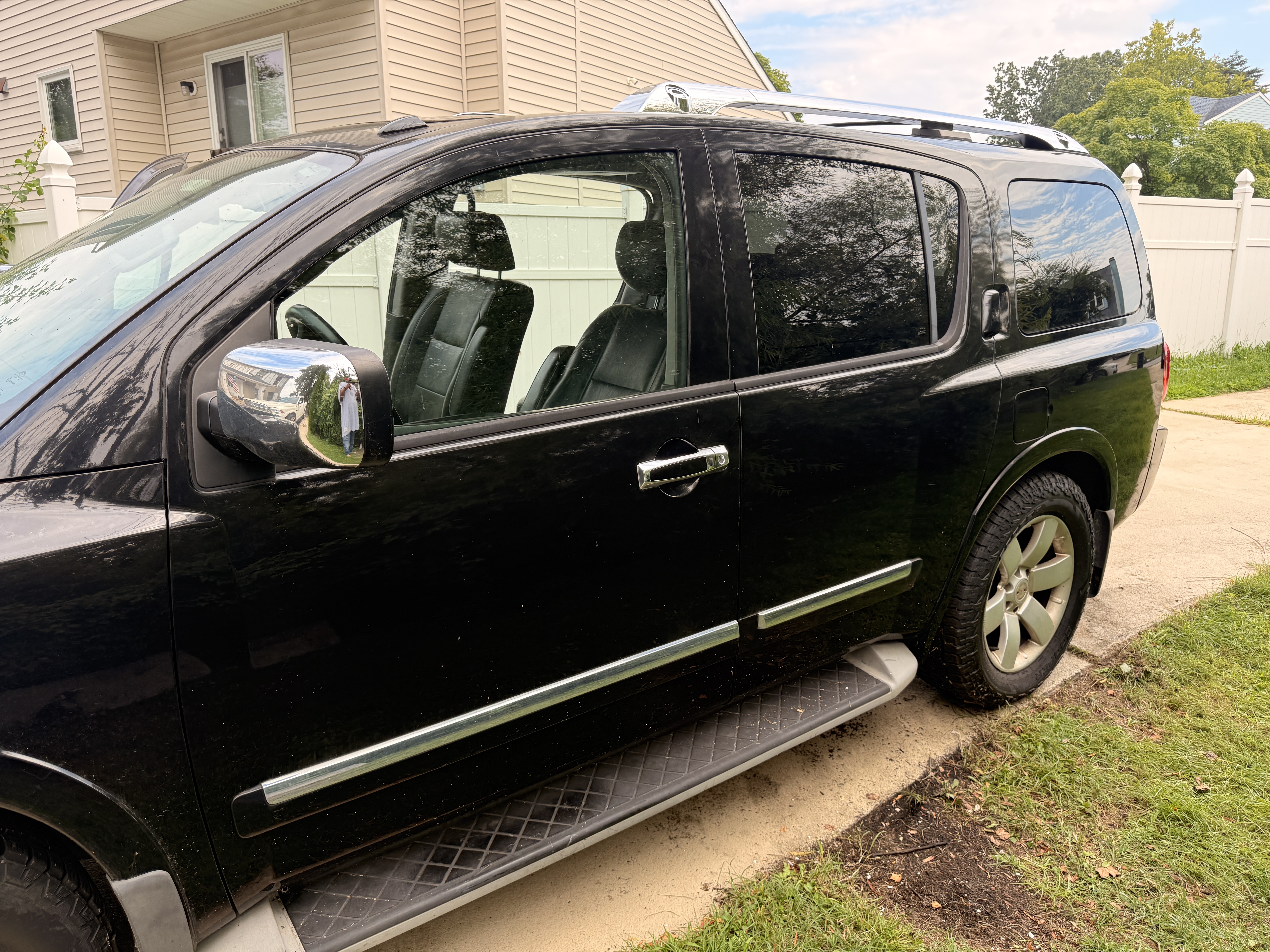 Used 2013 Nissan Armada SL AWD/4WD image 4