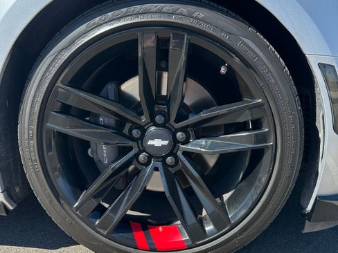 Used 2018 Chevrolet Camaro SS w/ Redline Edition RWD image 15