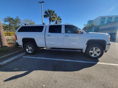 Used 2015 GMC Sierra 2500 SLT w/ Suspension Package, Off-Road image 12