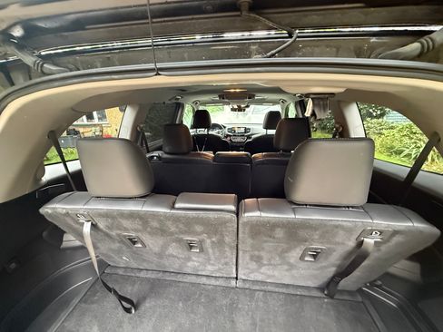 Used 2019 Honda Pilot Touring image 8