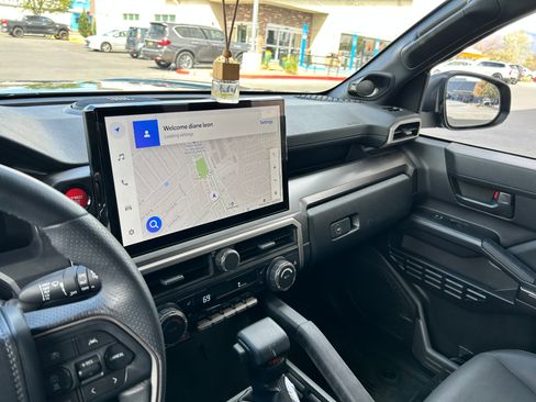 Used 2025 Toyota 4Runner TRD Off-Road Premium w/ Tow Technology Package image 4