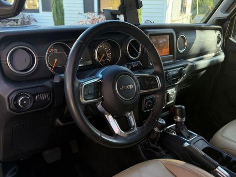 Used 2018 Jeep Wrangler Unlimited Sahara w/ Dual Top Group image 12