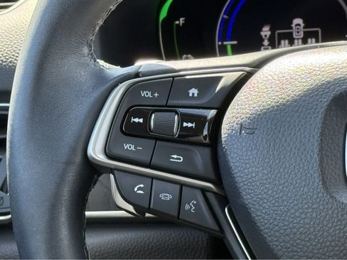 Used 2022 Honda Accord Touring image 9