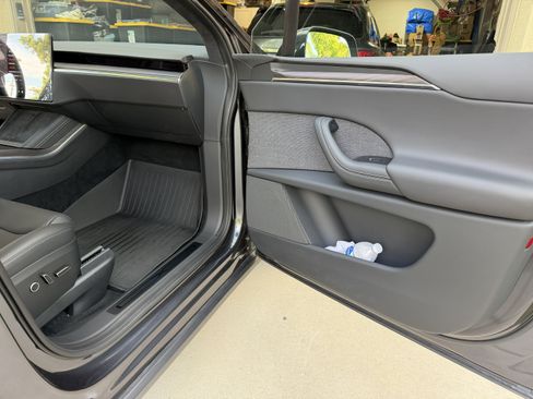 Used 2024 Tesla Model X AWD/4WD image 19
