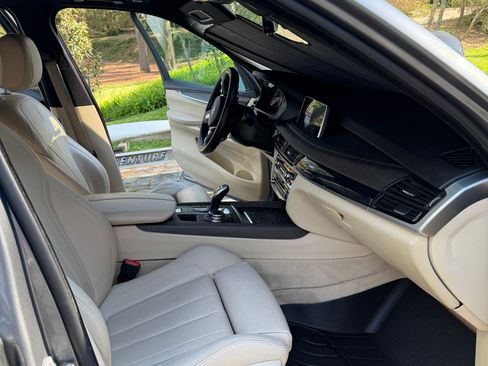 Used 2015 BMW X5 xDrive35d image 12