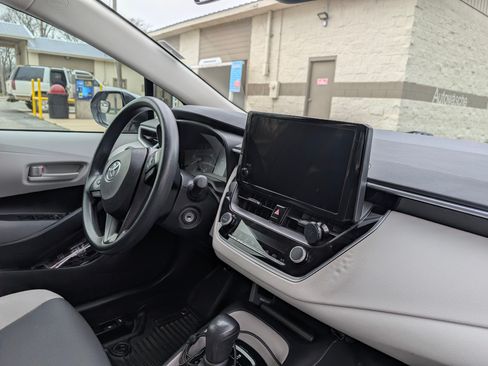 Used 2023 Toyota Corolla LE image 11