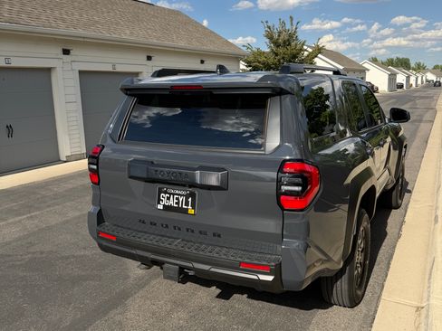 Used 2025 Toyota 4Runner SR5 AWD/4WD image 6