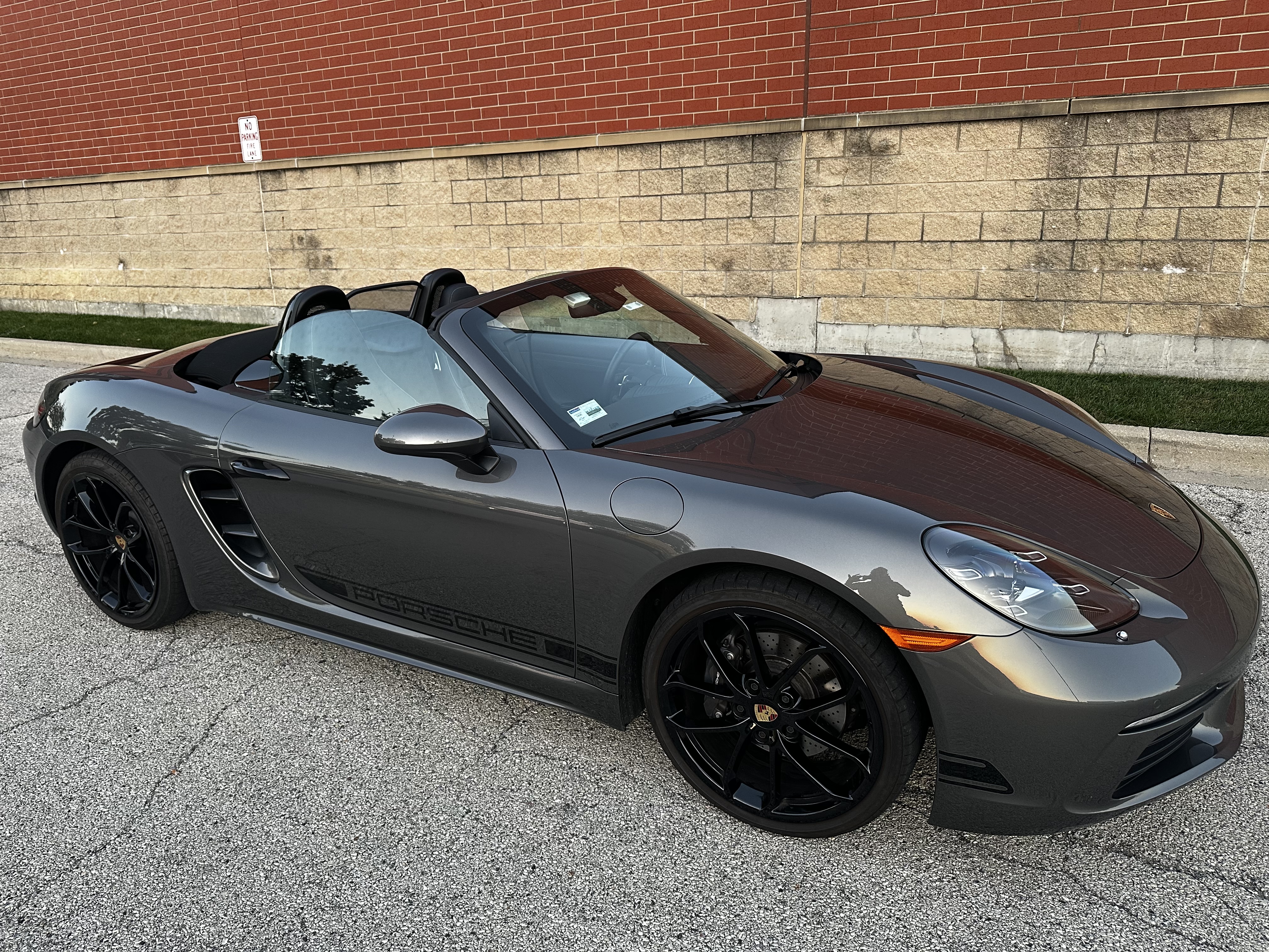 Used 2024 Porsche 718 Boxster RWD image 5