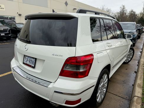 Used 2011 Mercedes-Benz GLK 350 4MATIC image 6