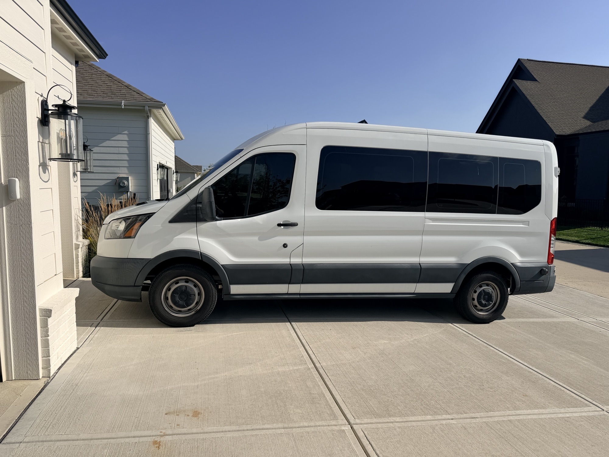 Used 2017 Ford Transit 350 XL RWD image 1