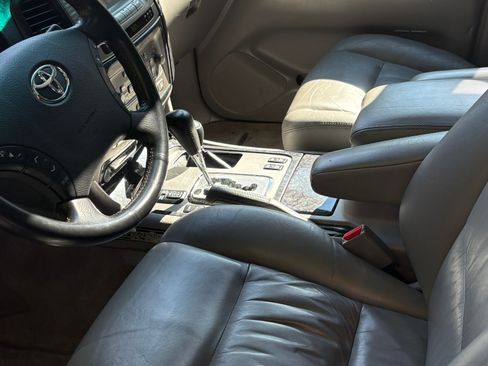 Used 2007 Toyota Land Cruiser w/ Convenience Pkg image 6