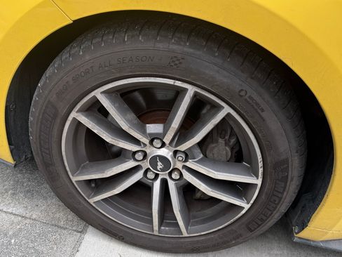 Used 2017 Ford Mustang GT Premium image 5