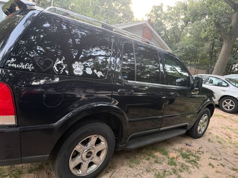 Used 2005 Lincoln Aviator AWD image 2