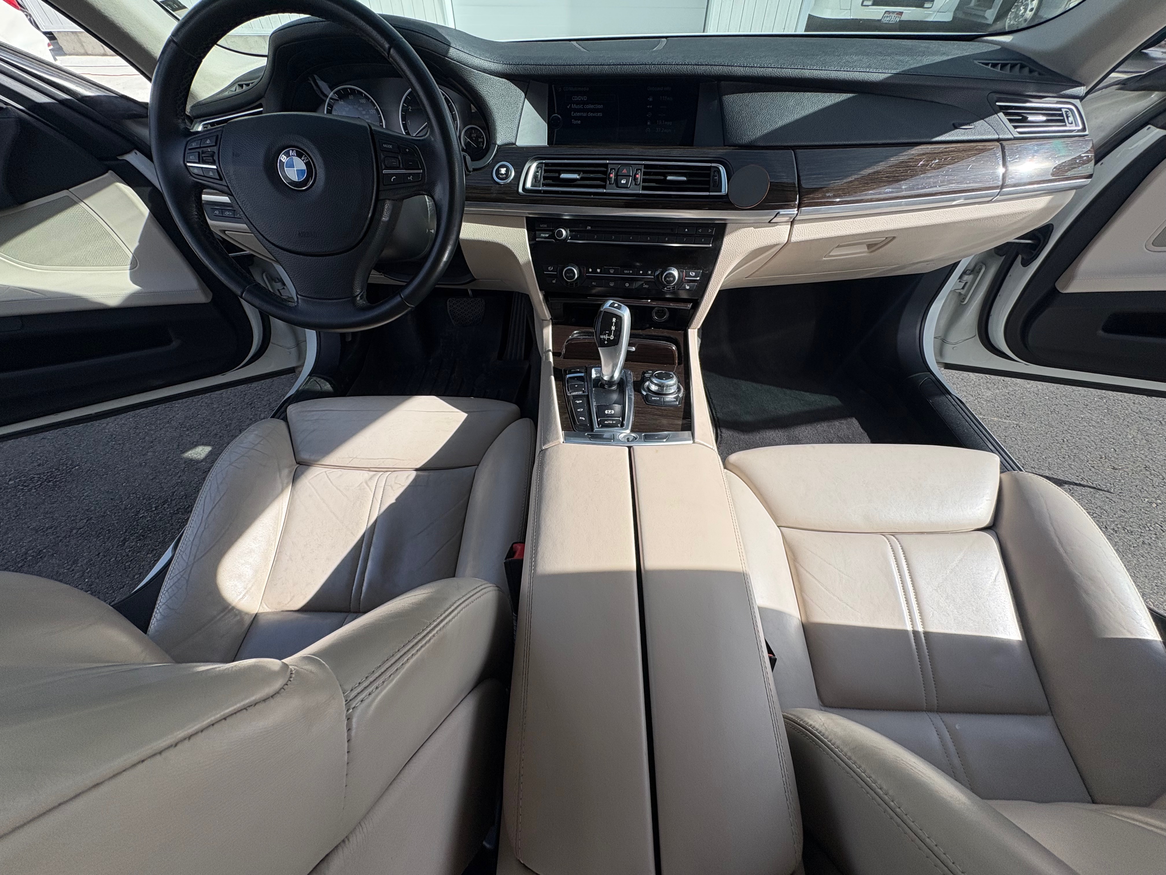 Used 2010 BMW 750Li xDrive AWD/4WD image 14