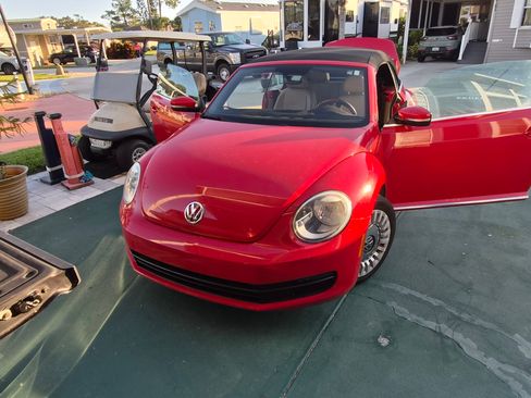 Used 2014 Volkswagen Beetle 2.5 image 2