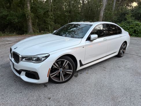 Used 2019 BMW 750i w/ Executive Package image 1