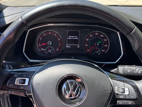 Used 2019 Volkswagen Jetta R-Line FWD image 11