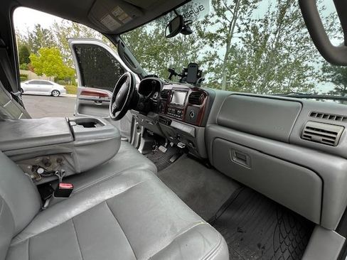 Used 2005 Ford F250 Lariat image 14