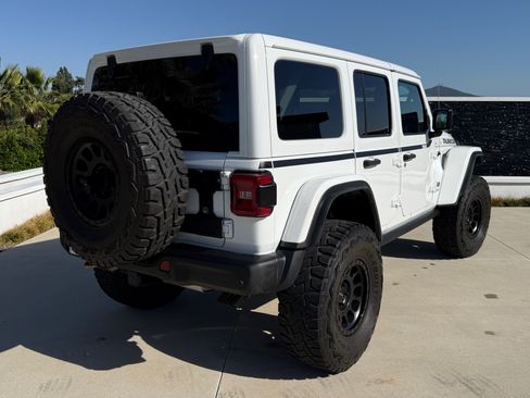 Used 2022 Jeep Wrangler Unlimited Rubicon w/ Xtreme Recon 35" Tire Package image 9