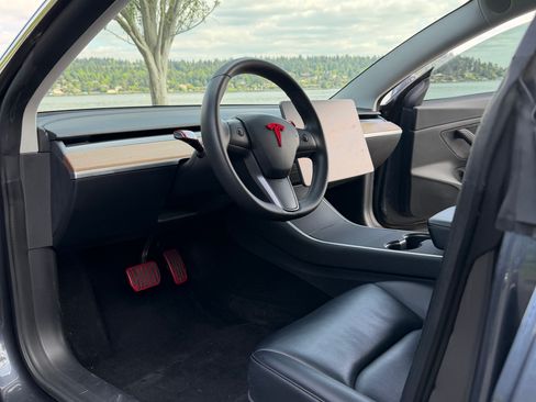 Used 2020 Tesla Model 3 Standard Range Plus RWD image 14