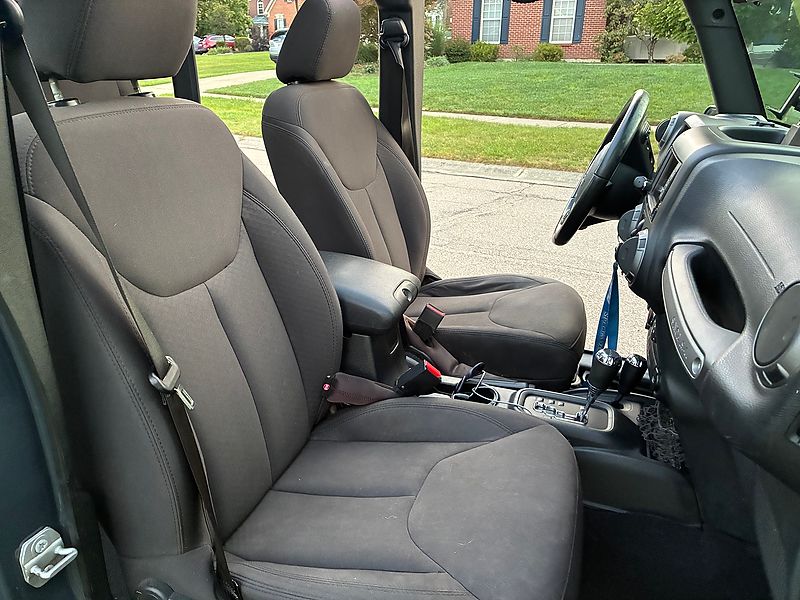 Used 2018 Jeep Wrangler Unlimited Sport S AWD/4WD image 8