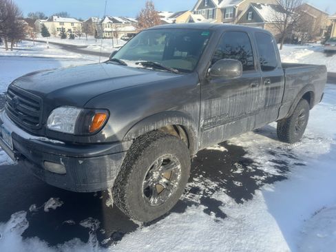Used 2001 Toyota Tundra SR5 image 1