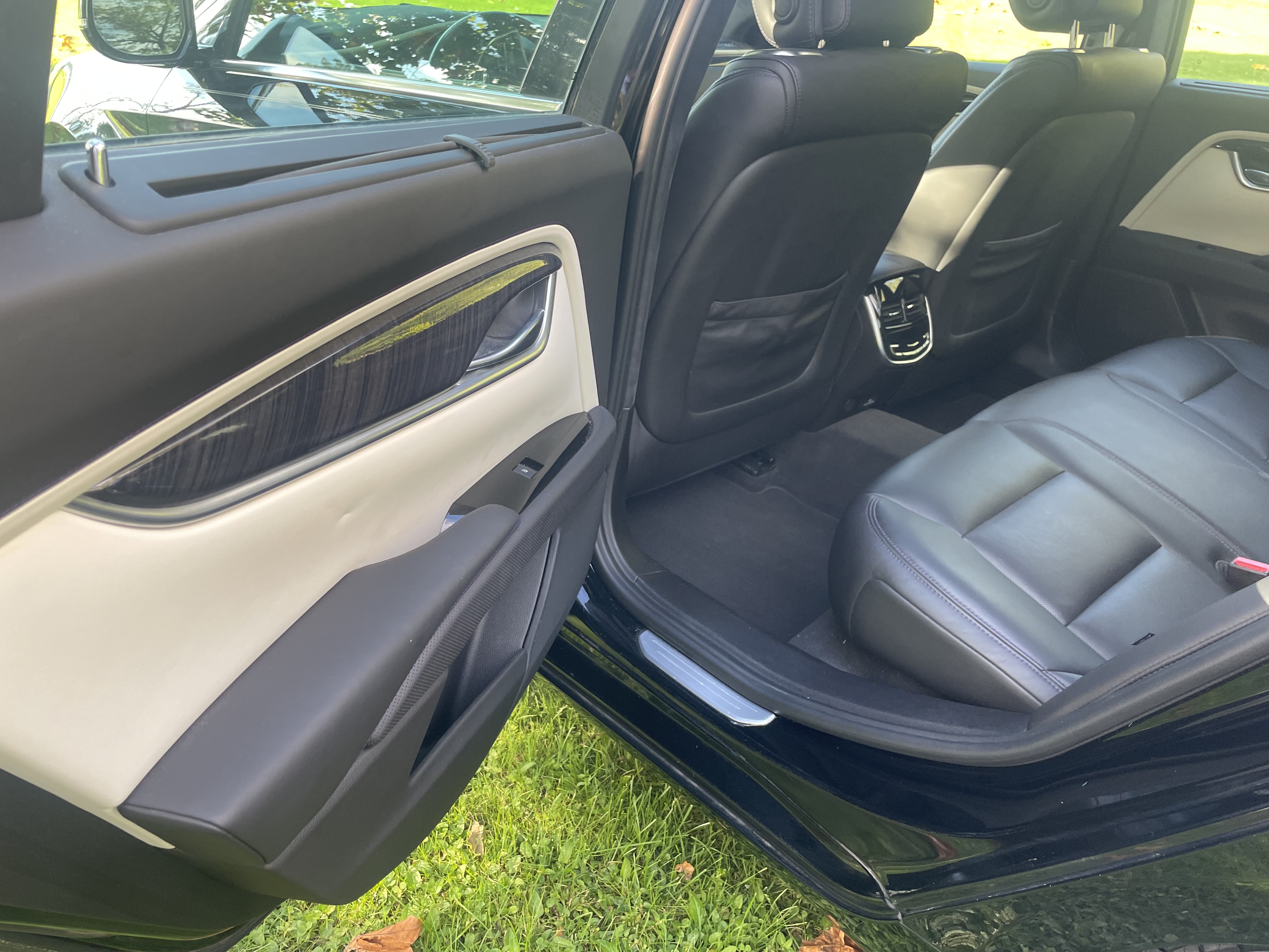 Used 2014 Cadillac XTS Platinum FWD image 14