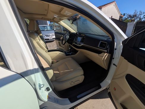 Used 2016 Toyota Highlander Limited image 15