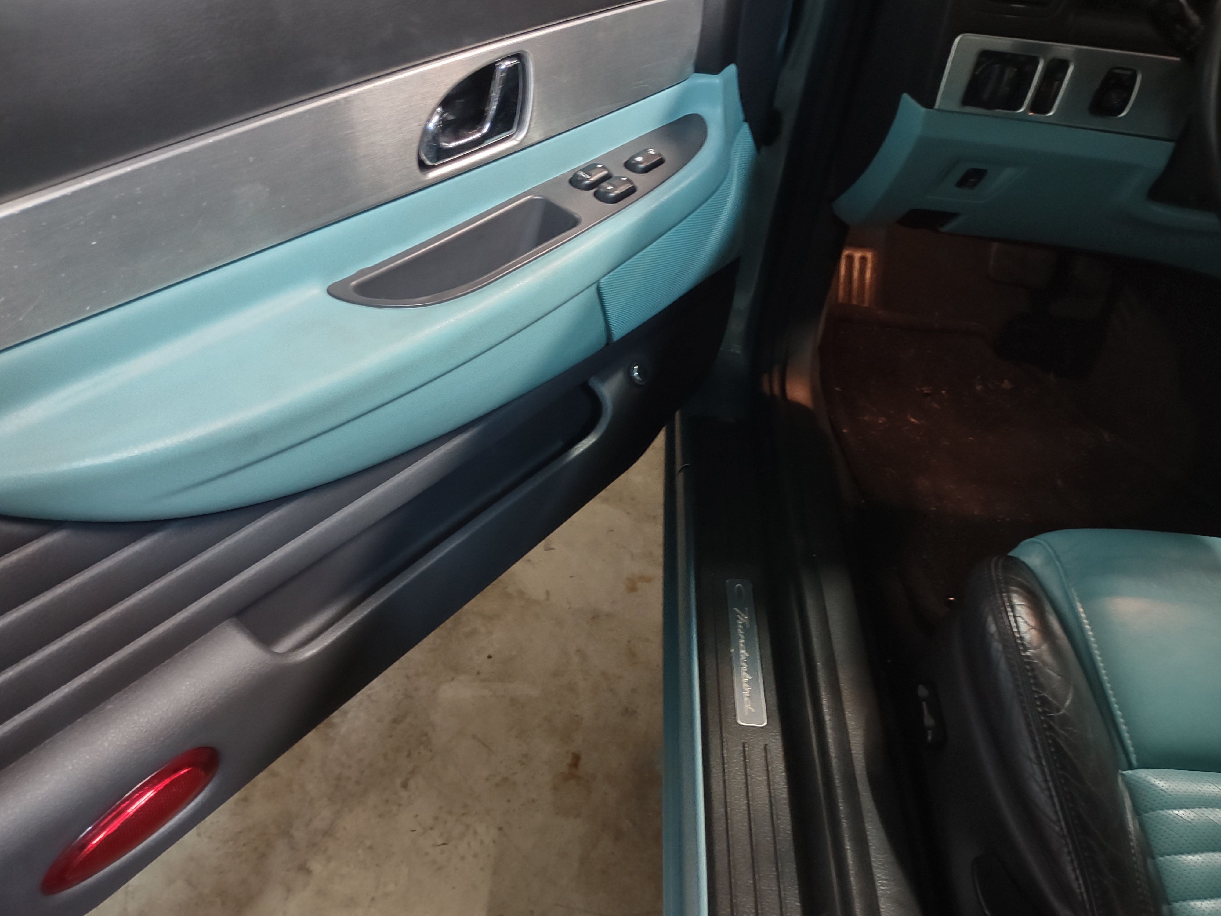 Used 2002 Ford Thunderbird RWD image 5