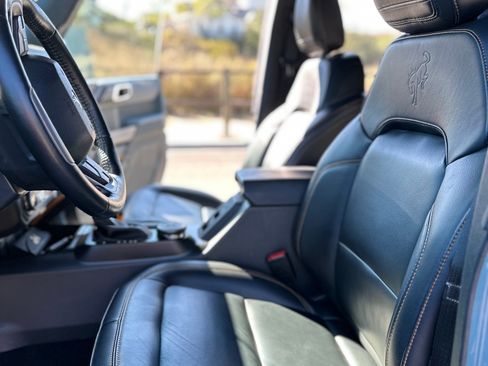 Used 2023 Ford Bronco Badlands image 8