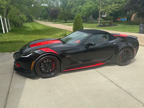 Used 2019 Chevrolet Corvette Grand Sport RWD image 1