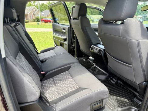 Used 2020 Toyota Tundra SR5 w/ SR5 Upgrade Package AWD/4WD image 10