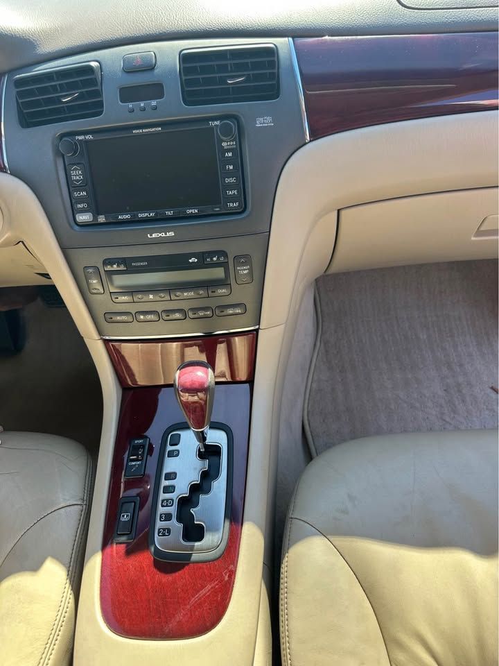 Used 2002 Lexus ES 330 FWD image 5