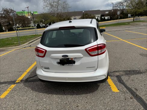 Used 2017 Ford C-MAX Energi Titanium w/ Equipment Group 501A image 5
