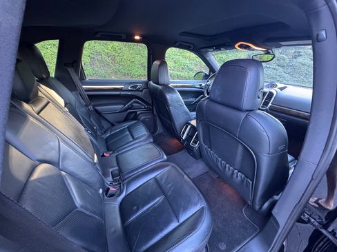 Used 2013 Porsche Cayenne S image 15