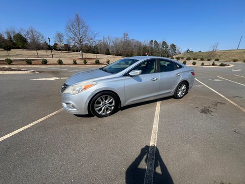 Used 2012 Hyundai Azera image 2