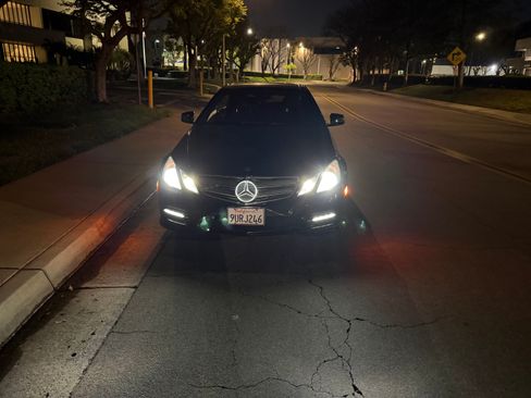 Used 2013 Mercedes-Benz E 550 E 550 Coupe 2D image 15