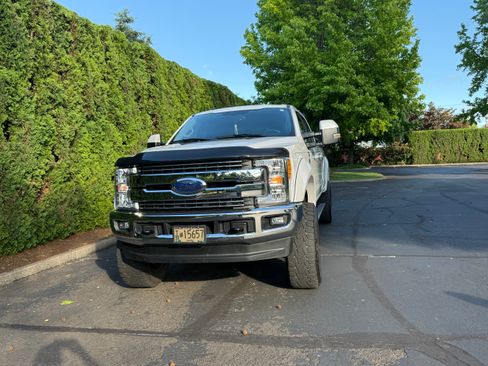 Used 2017 Ford F350 Lariat w/ Camper Package AWD/4WD image 13