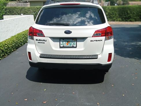 Used 2013 Subaru Outback 2.5i Premium w/ Popular Pkg 1A image 9