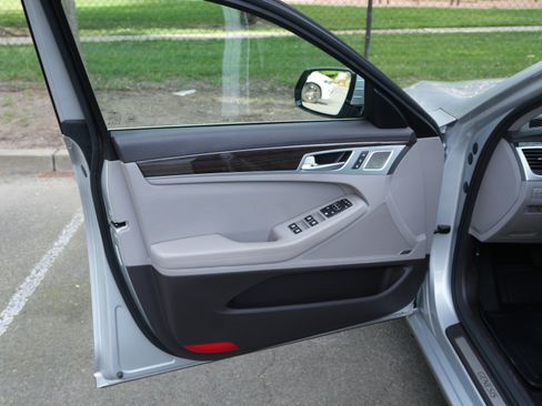 Used 2018 Genesis G80 3.8 w/ Option Group 02 image 24