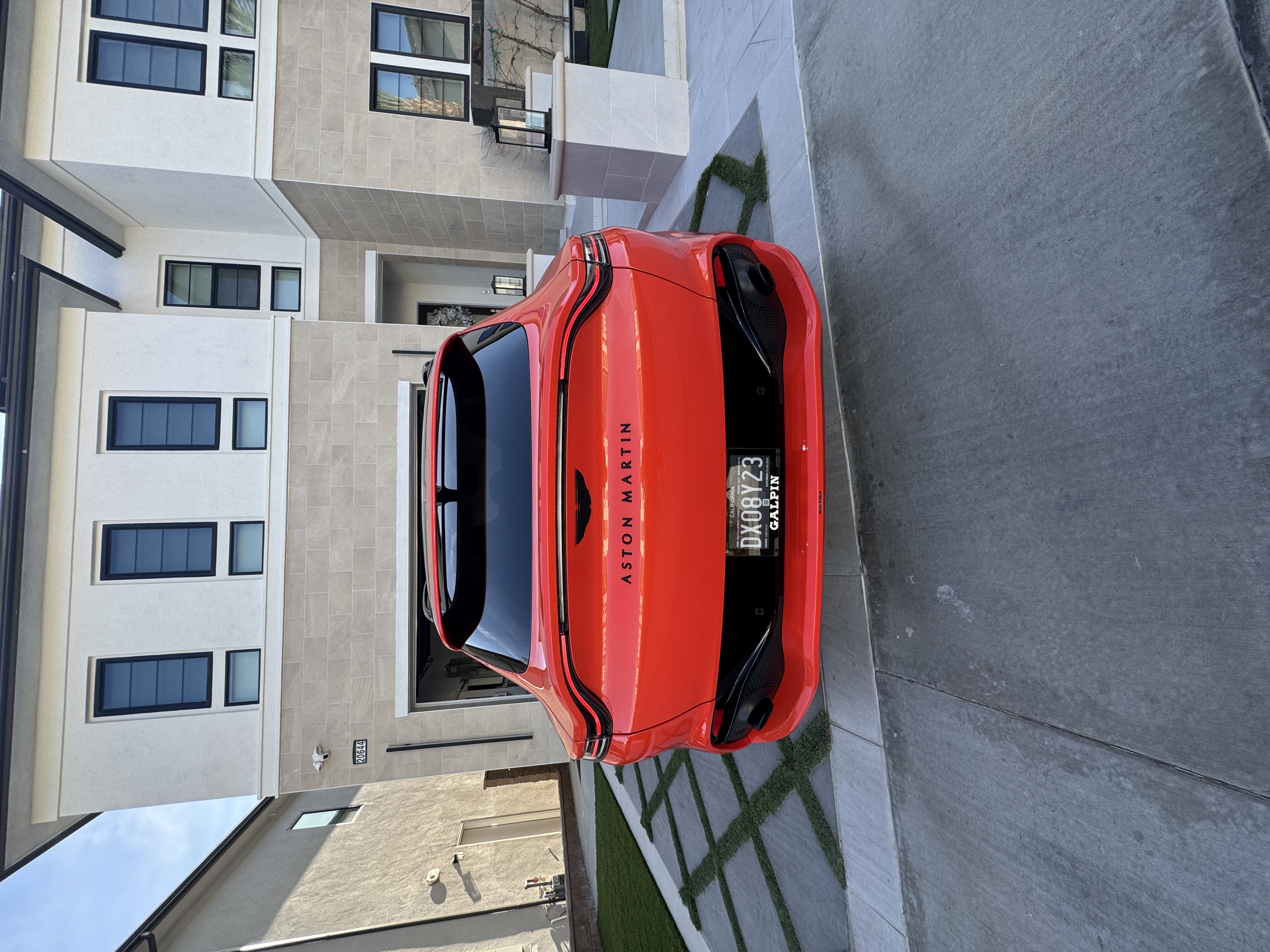 Used 2023 Aston Martin DBX AWD/4WD image 6