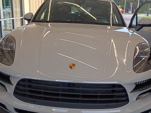 Used 2020 Porsche Macan S AWD/4WD image 1