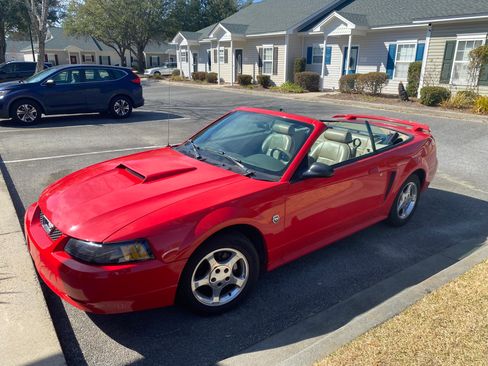 Used 2004 Ford Mustang Premium image 5
