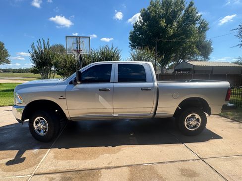 Used 2013 RAM 2500 Tradesman w/ Chrome Appearance Group image 4